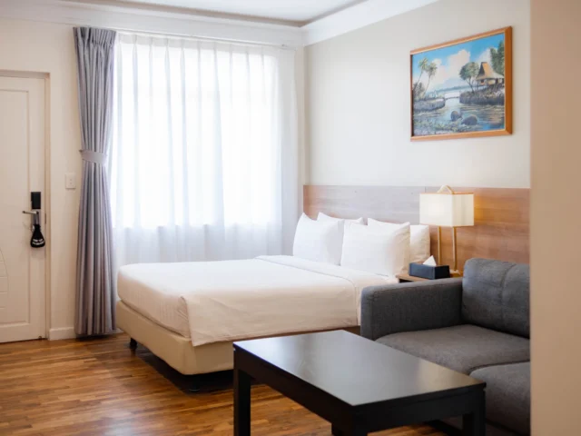Awesome Hotel Deluxe Room with Sofa